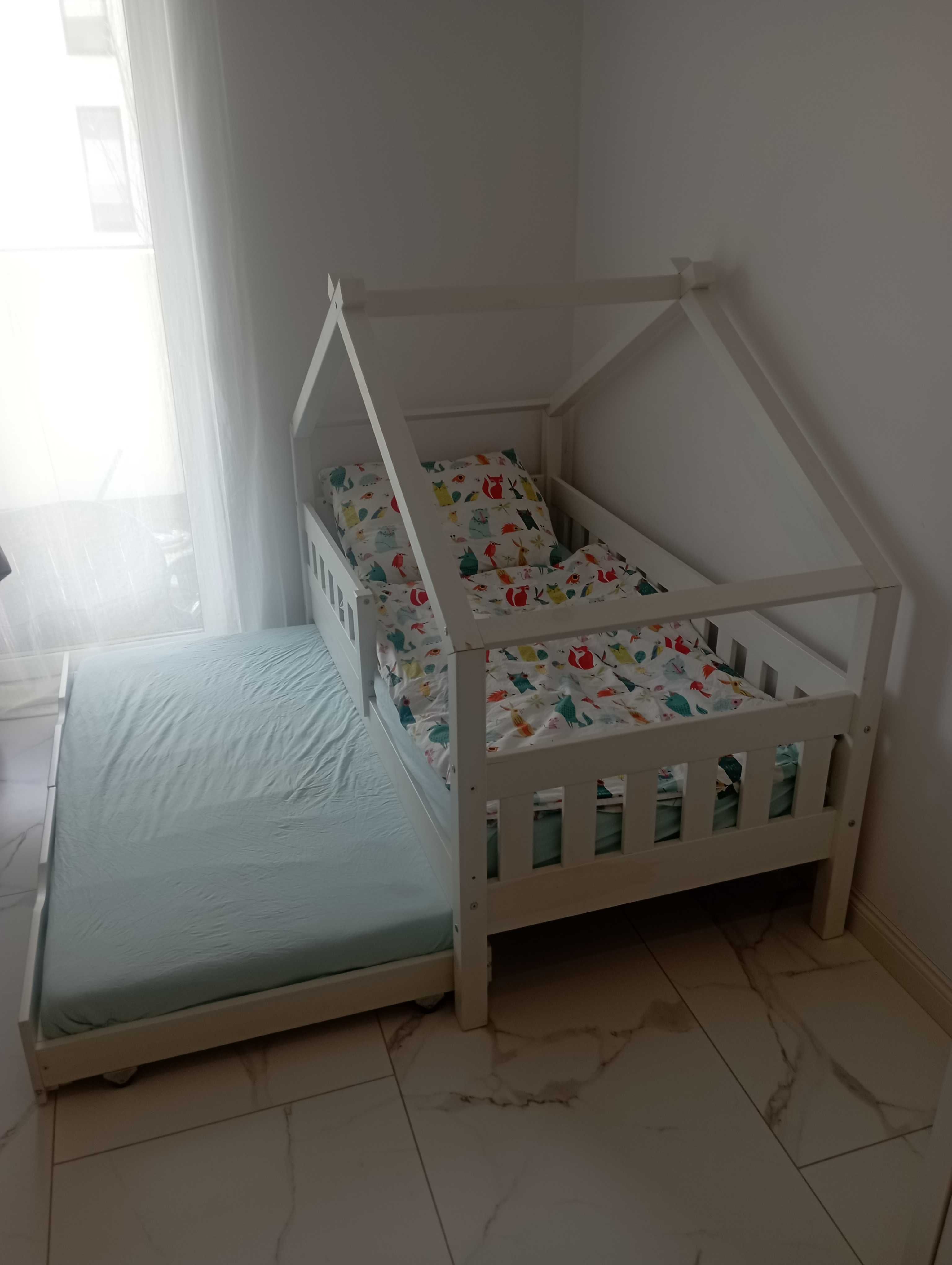 Łóżko dziecięce białe z funkcją rozkładania + 2 materace 160x80