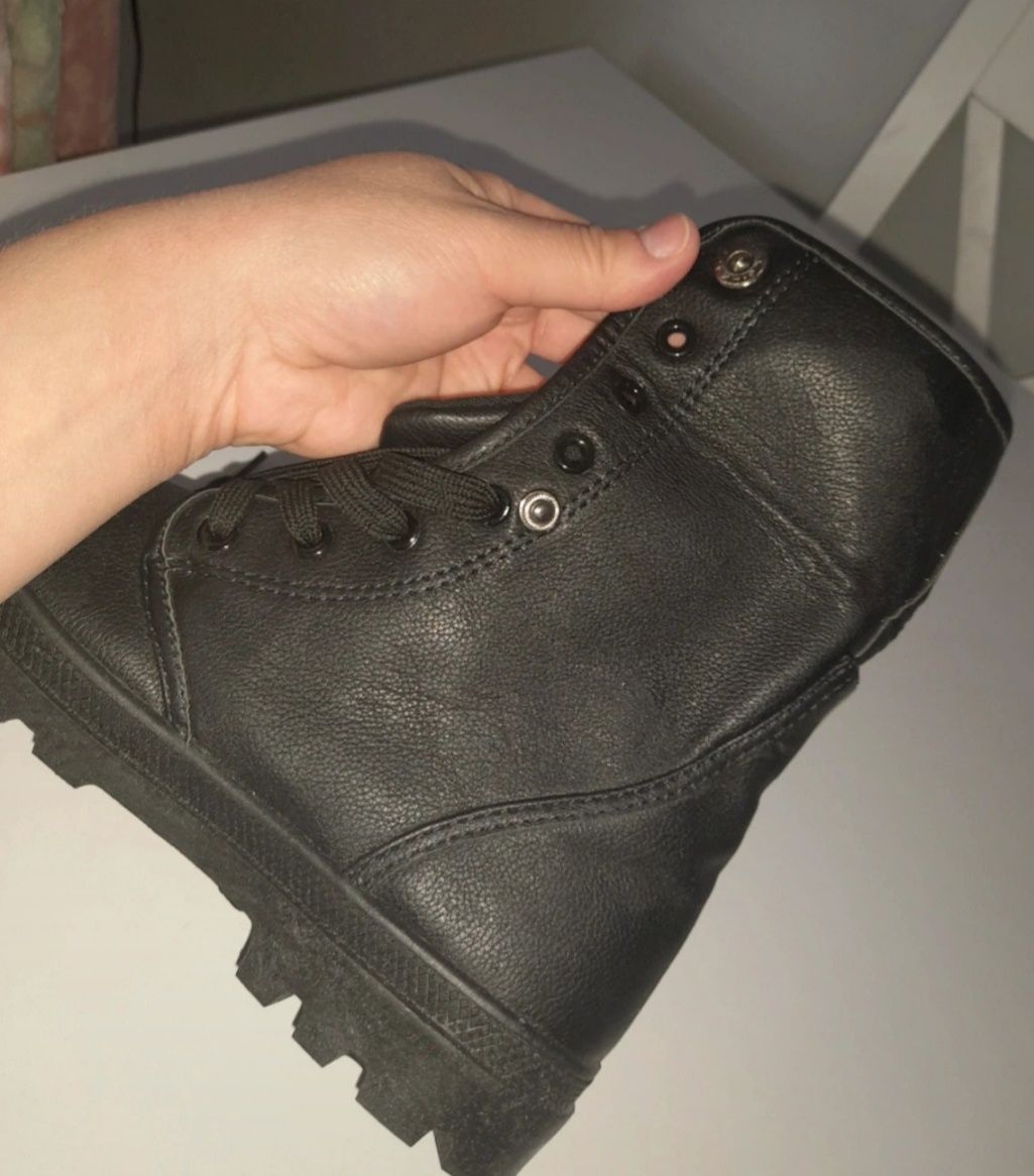 Botki nowe skórka r.36/37