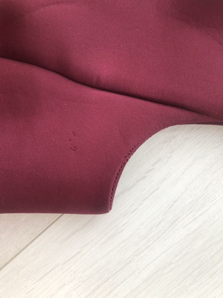 Sukienka bordowa burgundowa z pianki z baskinka S 165 vubu