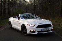 Mustang Cabrio Camaro Mercedes na ślub wypożyczalnia aut wynajem aut