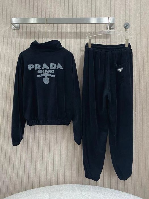 Велюровий костюм з штанами жіночий сірий та чорний бренд