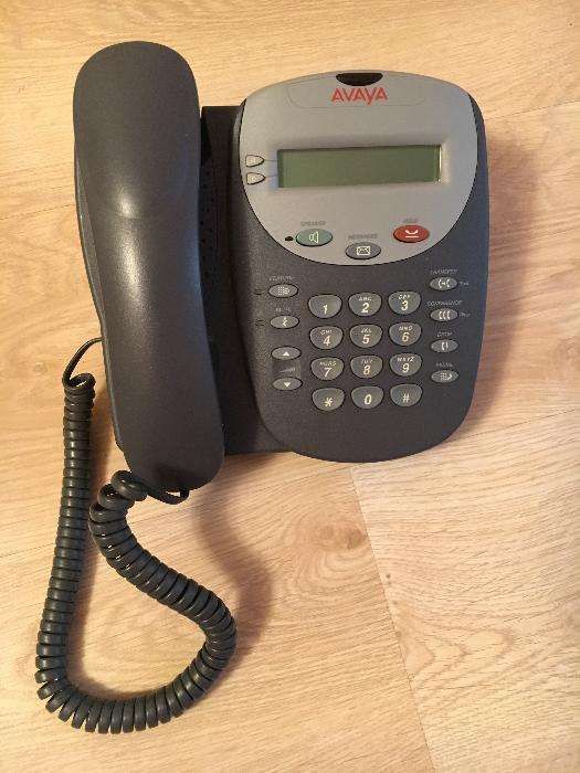 Продам офисную мини АТС Avaya IP Office 500 с 7 цифровыми телефонами