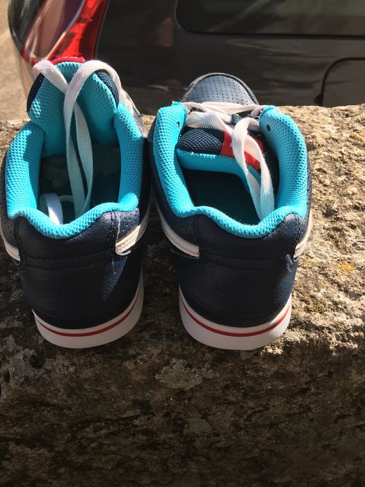 Sapatilhas/ténis NIKE menina/mulher 38,5 azuis com simbolo branco