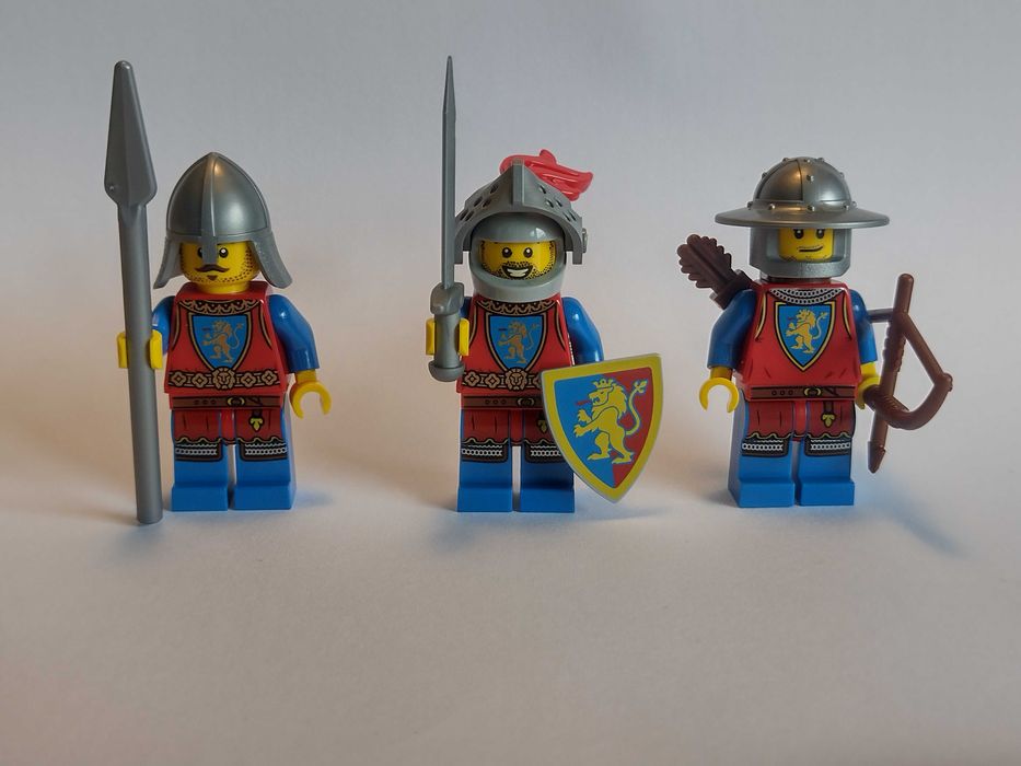 Pakiet 3 figurek Lego castle frakcji Herbu Lwa