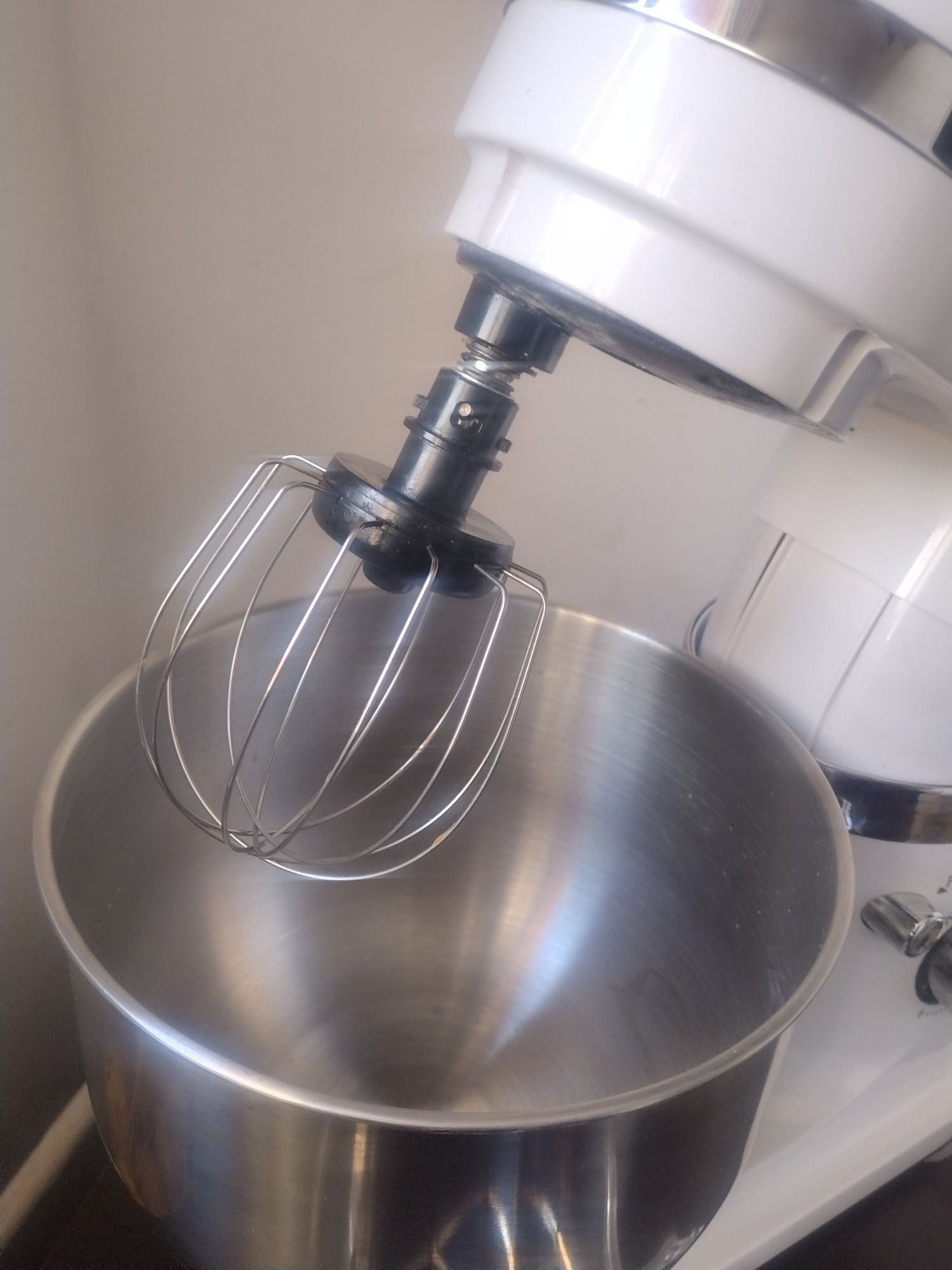 Robot planetarny kuchenny