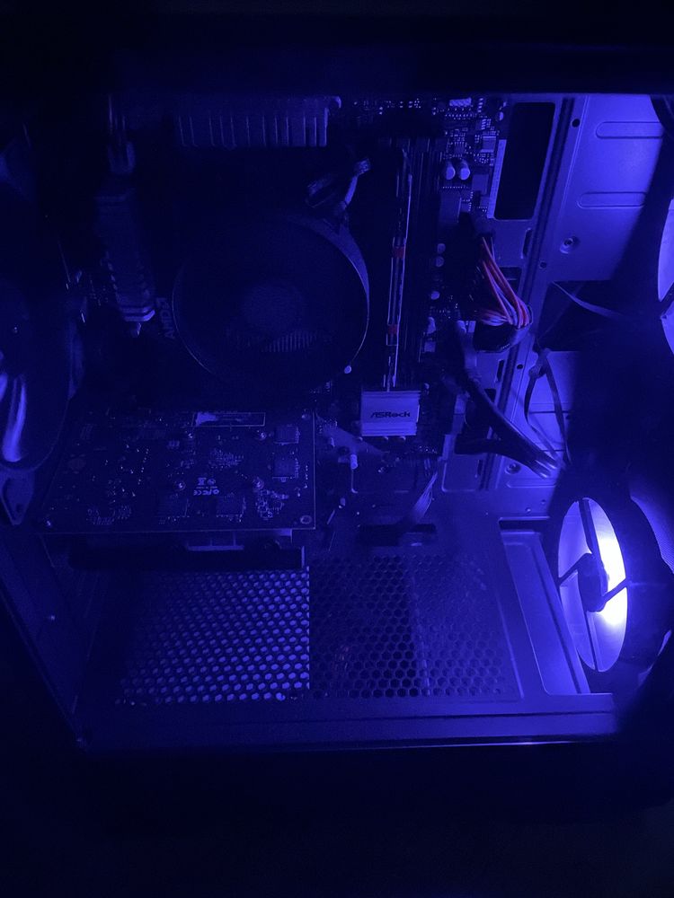 Komputer PC / Idealny do gier i prac biurowych / Ryzen 5, RX 550/550