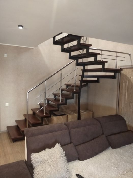 Сходи металеві перила нержавійка ковка метал скло дерев'яні ступені