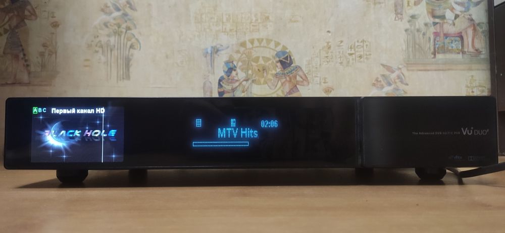 Тюнер супутниковий