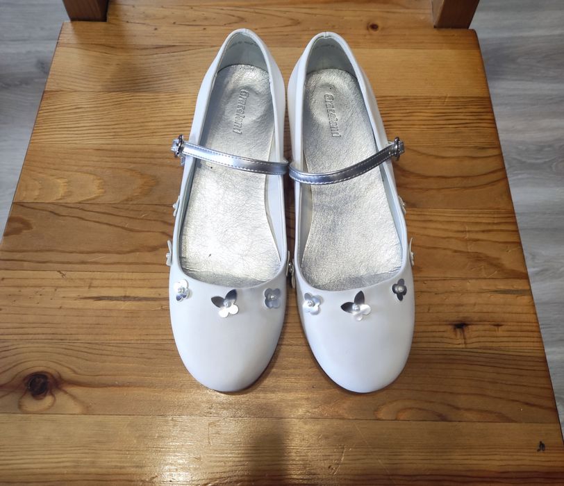 Buty dziewczęce.