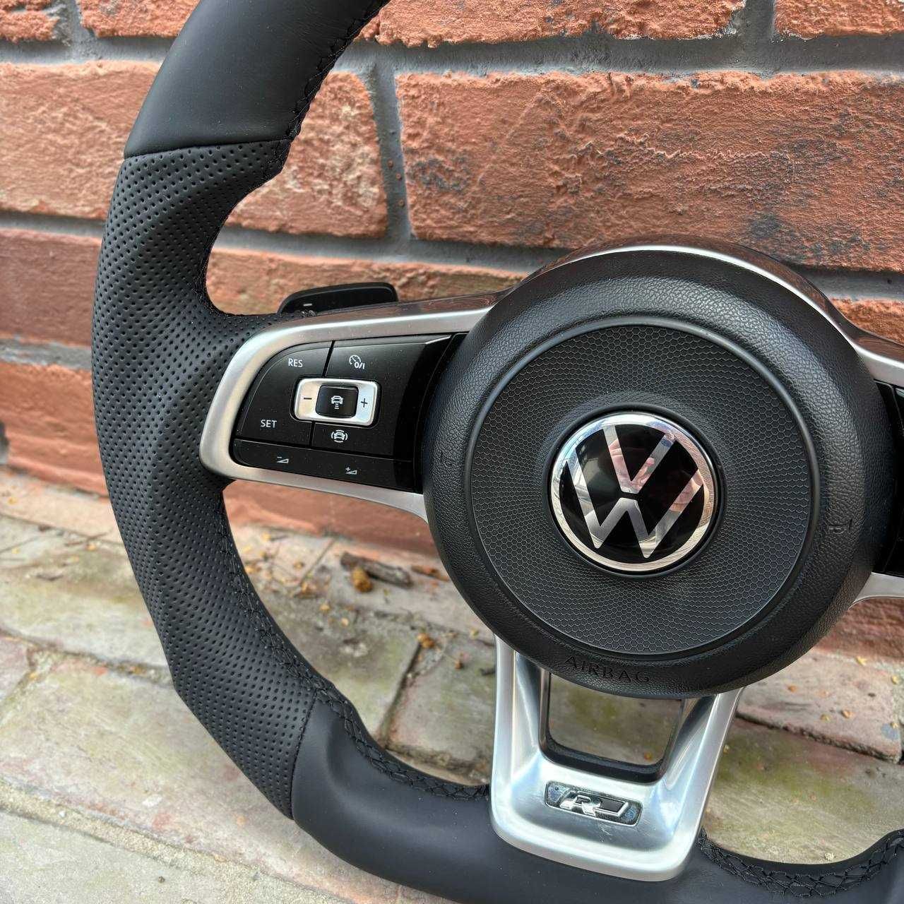 Руль Volkswagen R/GTI в зборі з подушкою / Кермо Фольксваген Р лайн