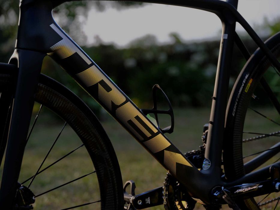 Bicicleta ultra leve Trek Émonda 2022 - Shimano Di2 11V