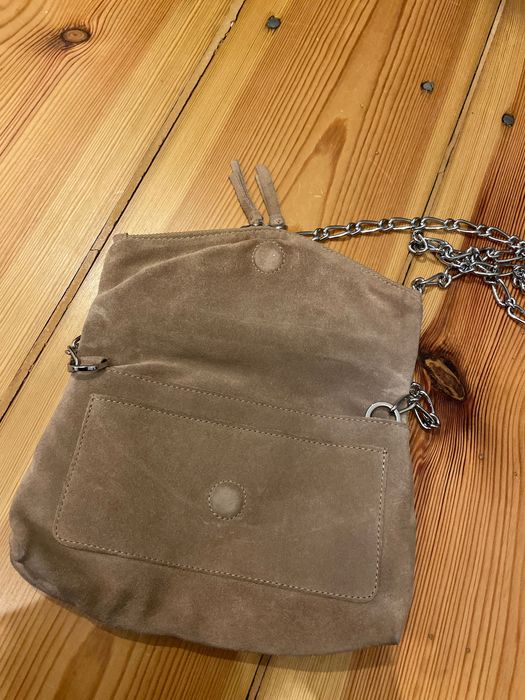 Mango zamszowa skórzana torebka beżowa zamsz łańcuch