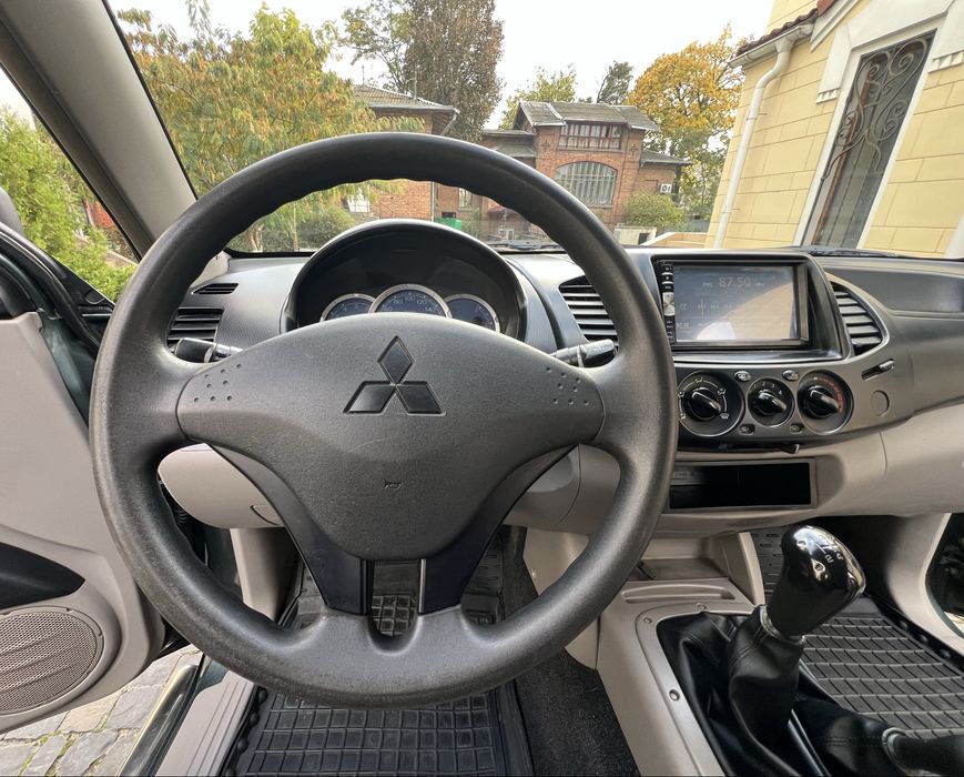 L200 Mitsubishi Пікап 4Х4 2.5 Турбодизель Механіка