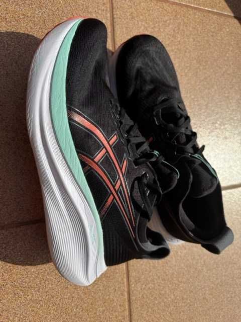 Buty do biegania Asics Gel Nimbus 27 rozmiar 44