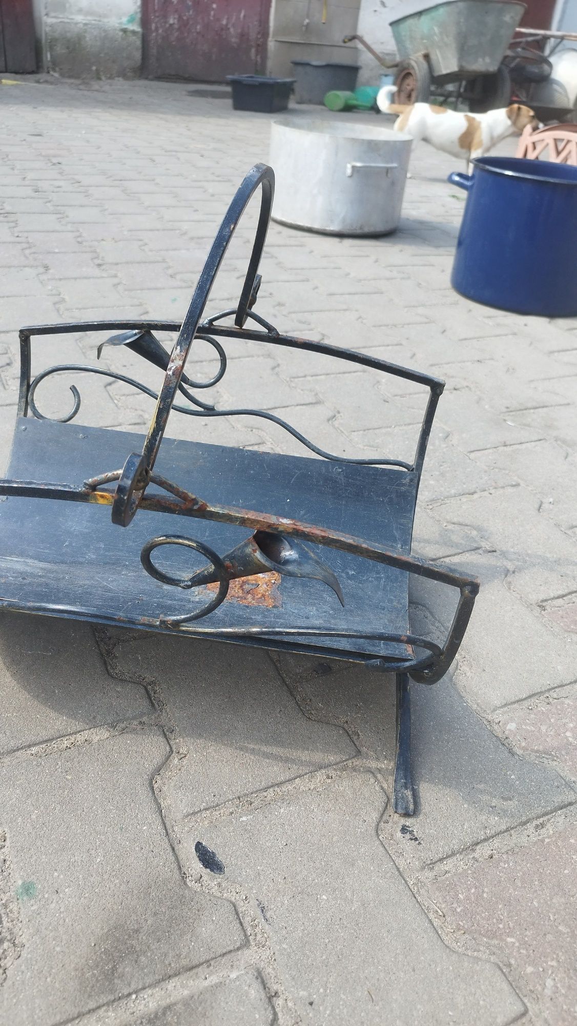 Kosz,stojak metalowy na drewno .