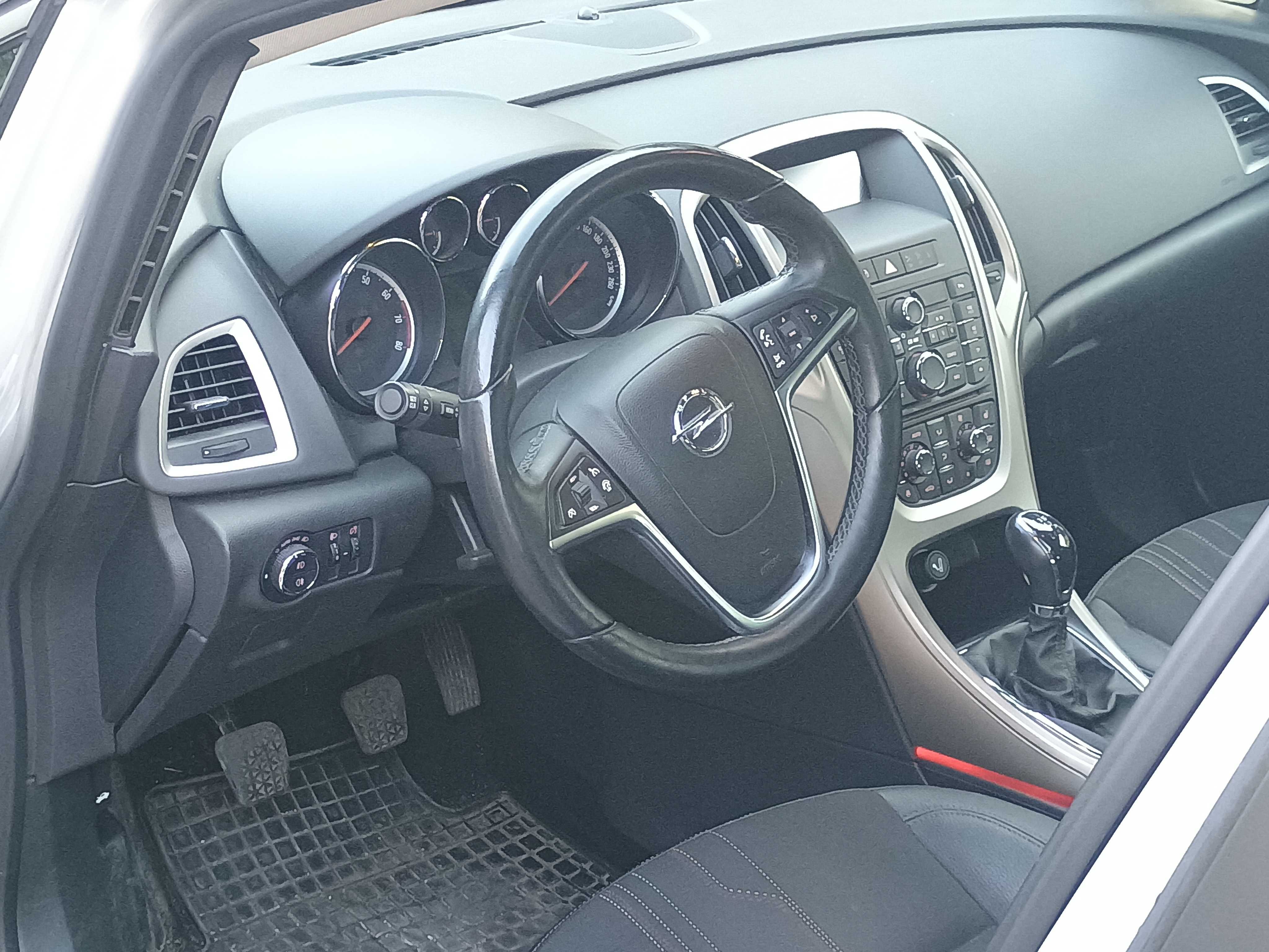Opel Astra J 1,4T 140 KM BENZYNA 2013r