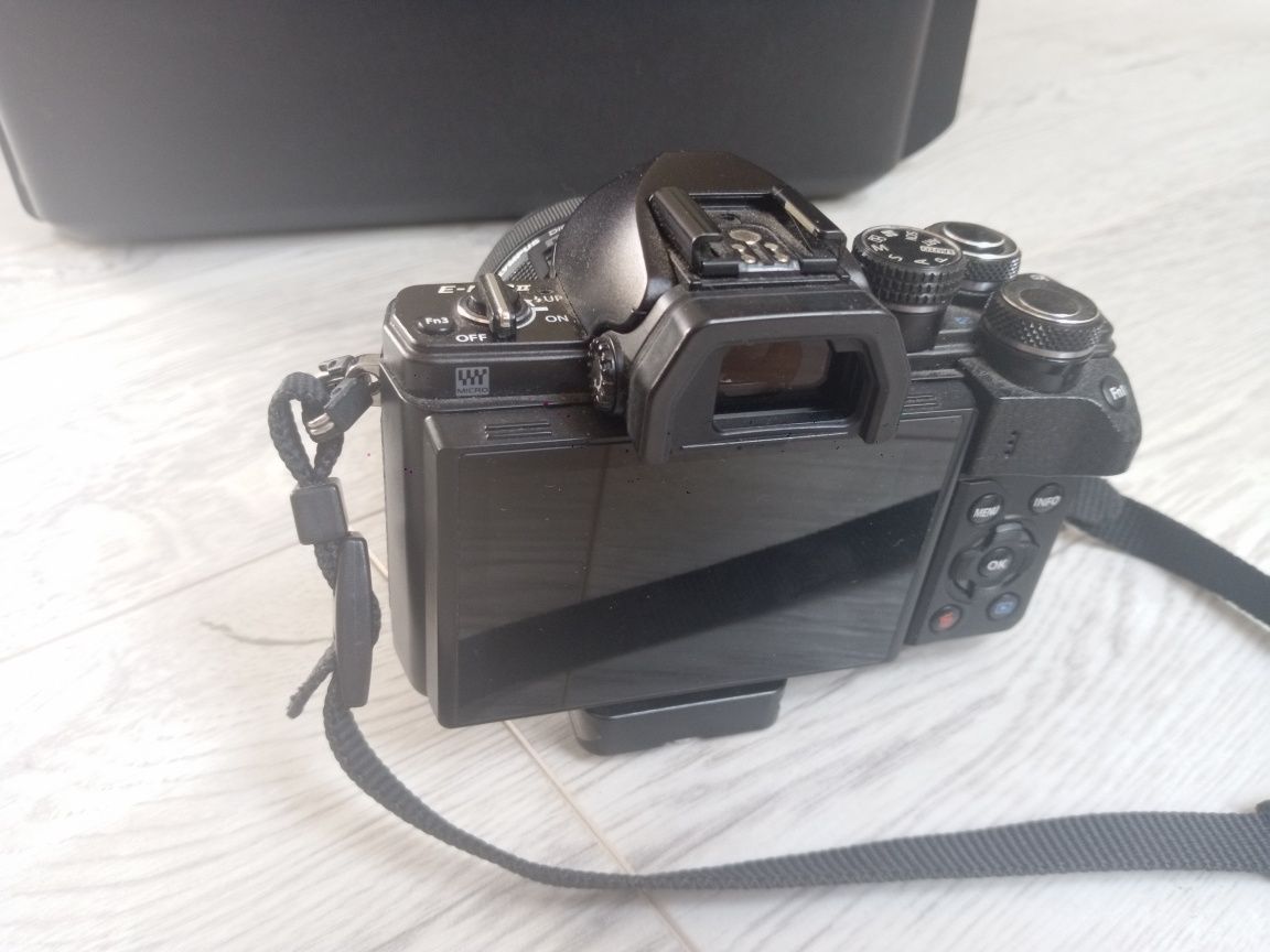 Olympus OM-D M10 Mark II – micro 4/3 walizka 3 obiektywy zoom i tele