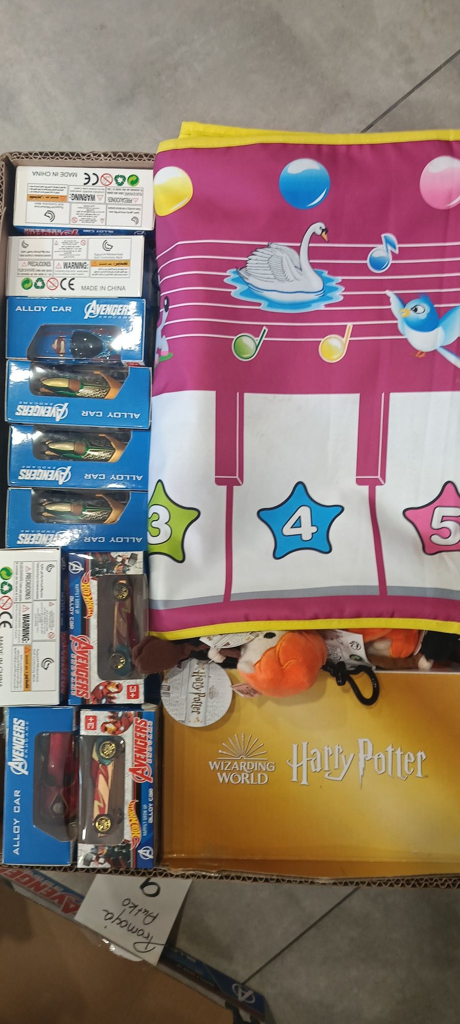 Box zabawki małe i duże