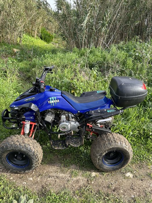 Vendo moto quatro 125 cc