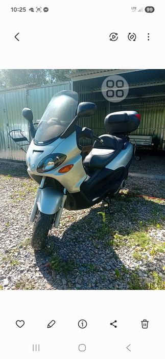Skuter Piaggio x9