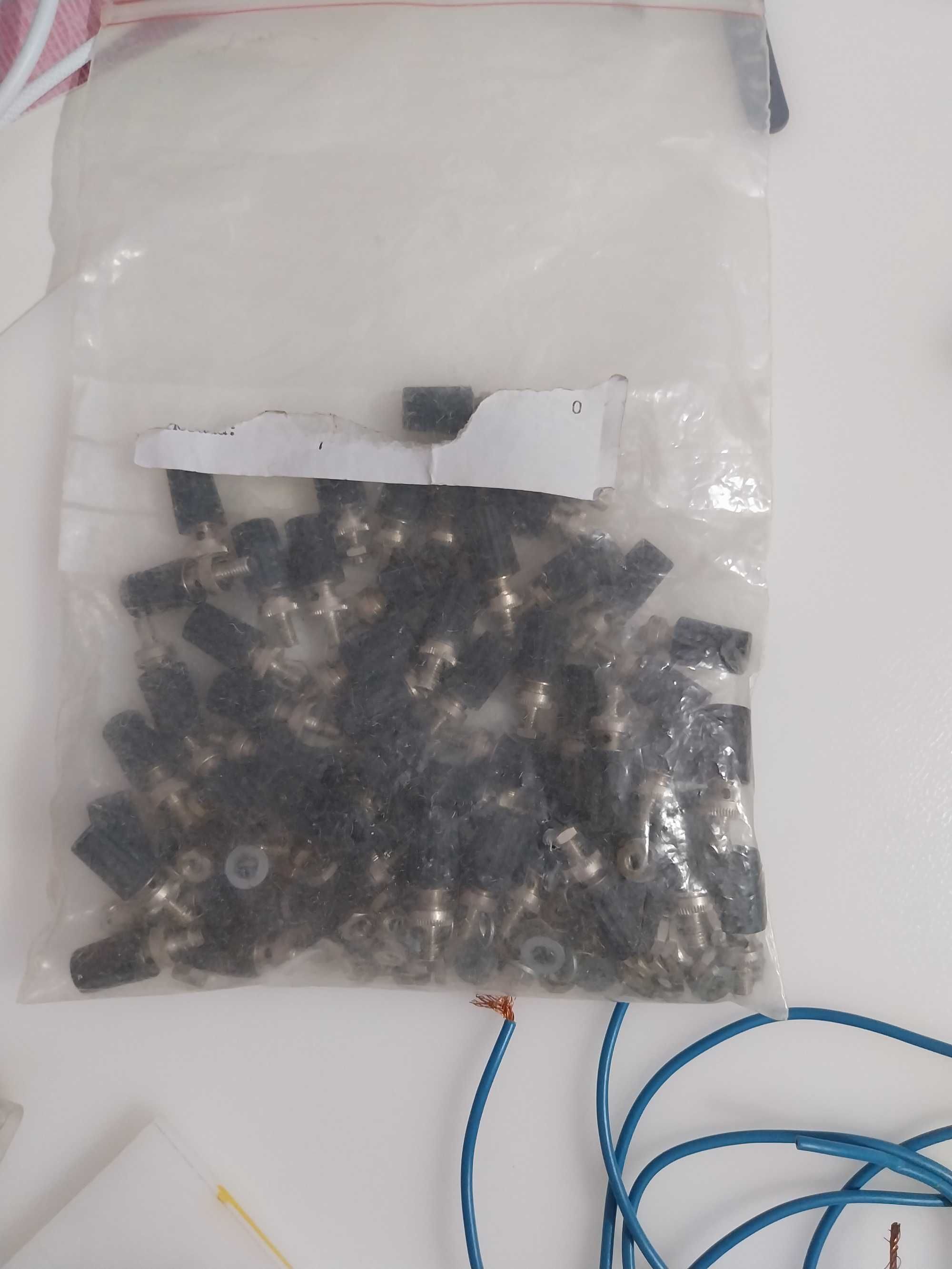 KIT artesanal para aprender a fazer pequenos circuitos elétricos