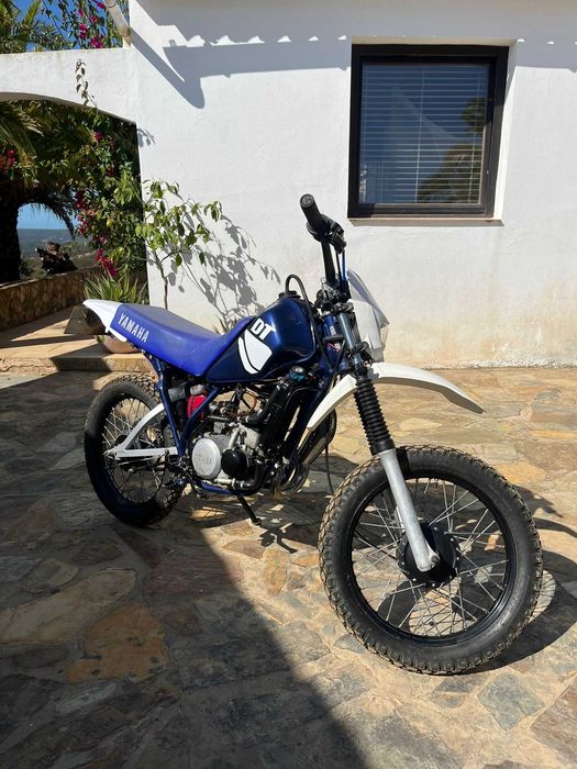 Yamaha DT50 azul