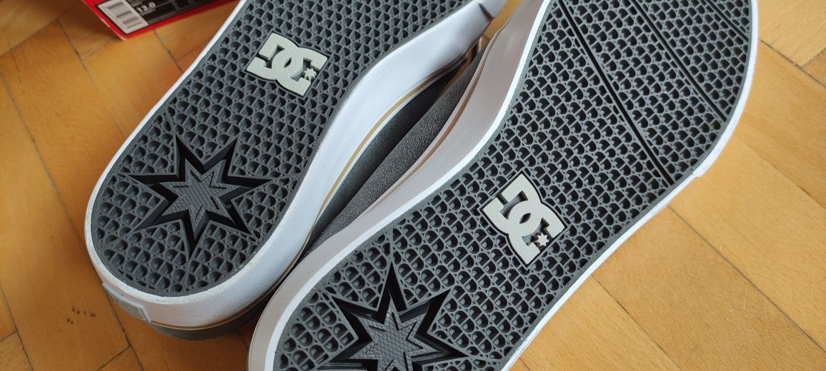 Nowe oryginalne buty DC Shoes Trase SD w rozmiarze 46