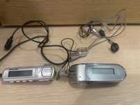 Dwa przenośne odtwarzacze MP3: Philips i GeeBee
