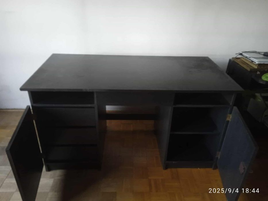 Biurko komputerowe czarne