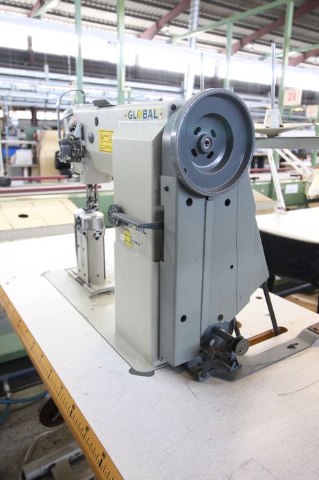 Máquina de coser forros Global