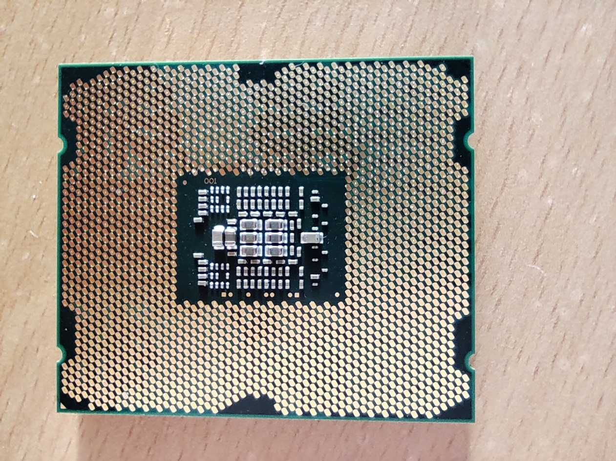 2 Processadores Intel XEON E5 2.4Ghz