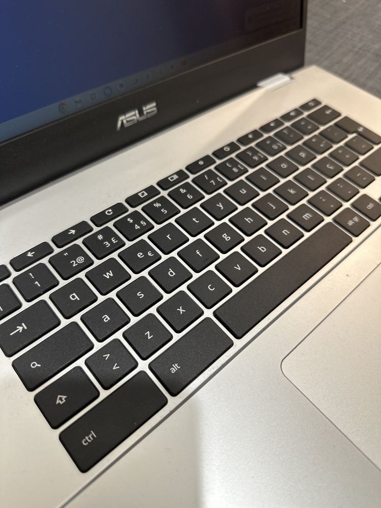 ASUS CHROMEBOOK CC1500CN