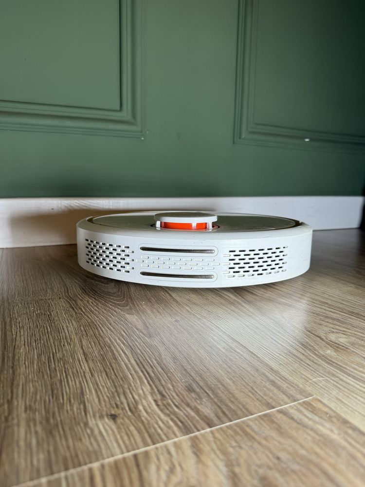 Продється робот-пилосос Xiaomi Mi Robot Vacuum Cleaner