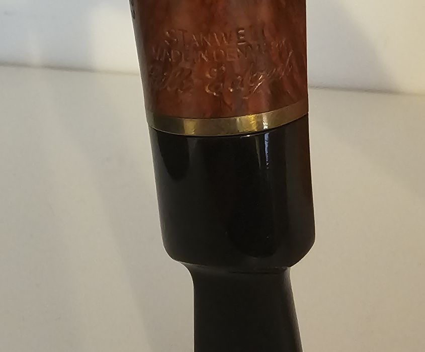 Fajka Stanwell Gilt-edged 225