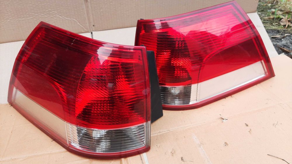 lampa prawa lub lewa w błotnik Vectra C kombi oryginał