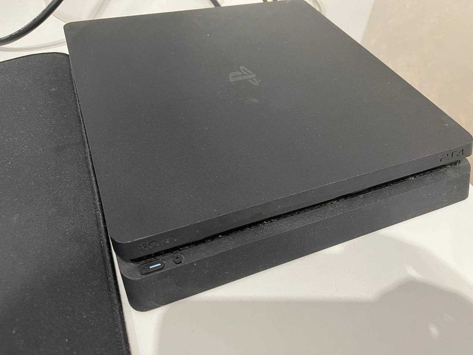 PlayStation 4 Slim 1TB