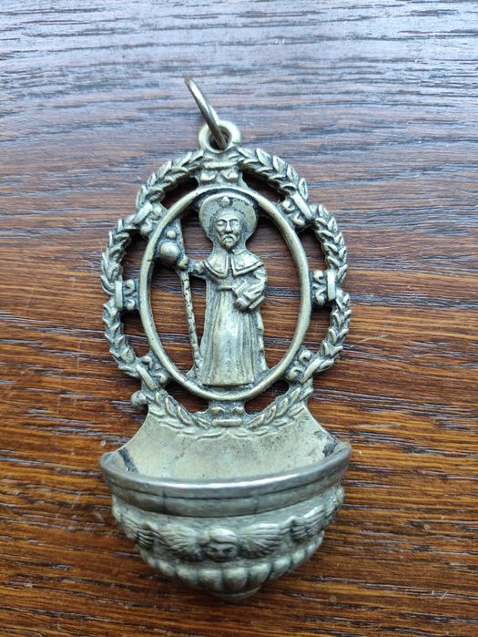 Pia de água benta em metal prateado - S. Tiago