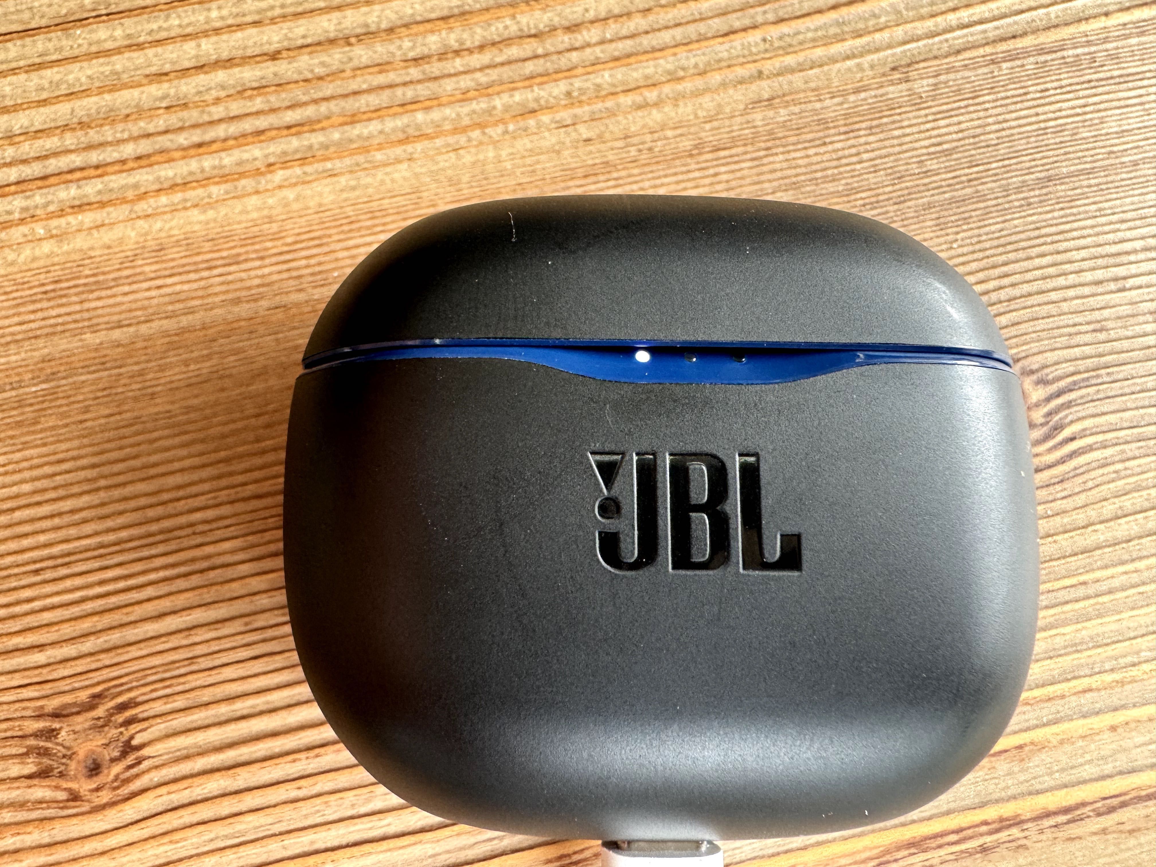 JBL Tune 125 TWS uszkodzone, nie łączą się z telefonem