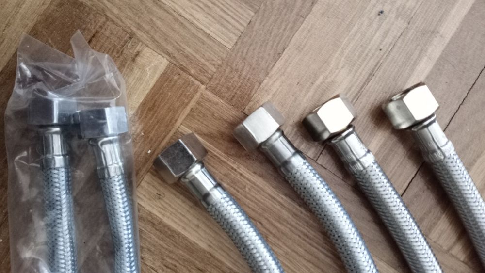 Wężyki przyłączeniowe baterii kranu, o długości 30 cm, na 3/8'