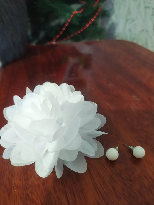 Квітка для волосся, пусети