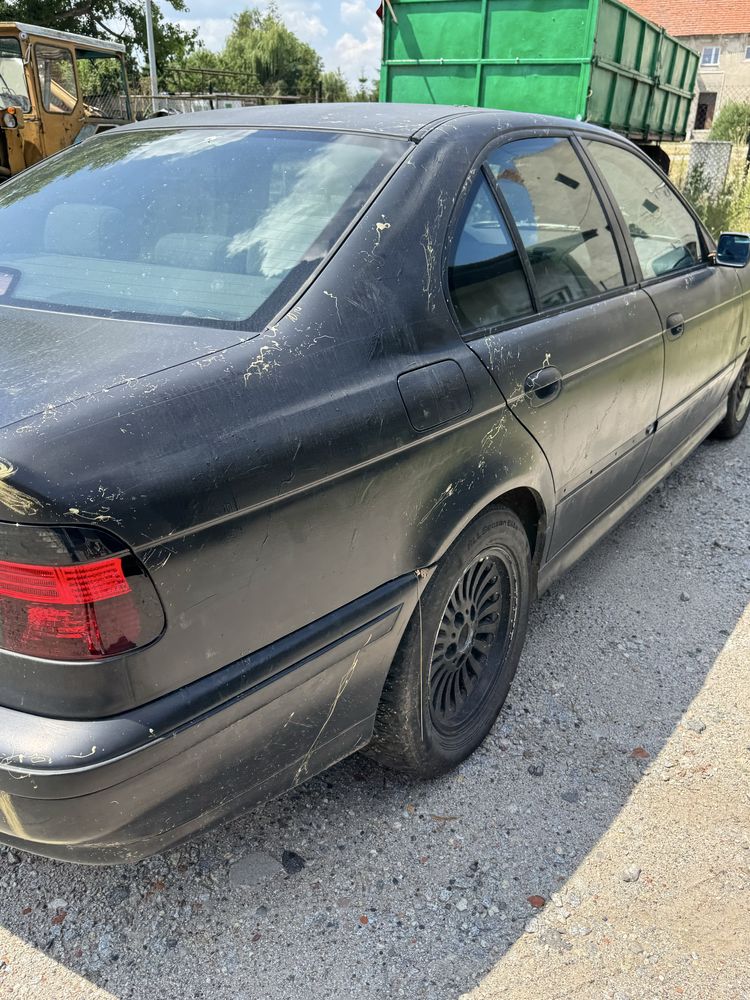 BMW e39 523i swap 528i manual