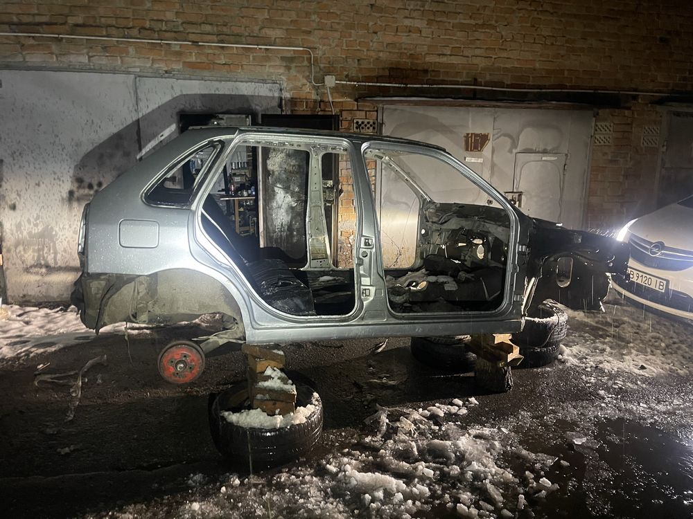 Кузов volkswagen pointer 2005р.
