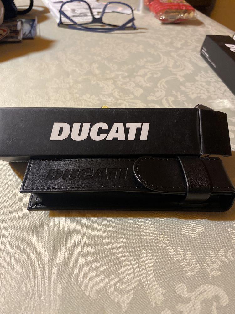 Caneta Ducati preta de coleção nunca usada