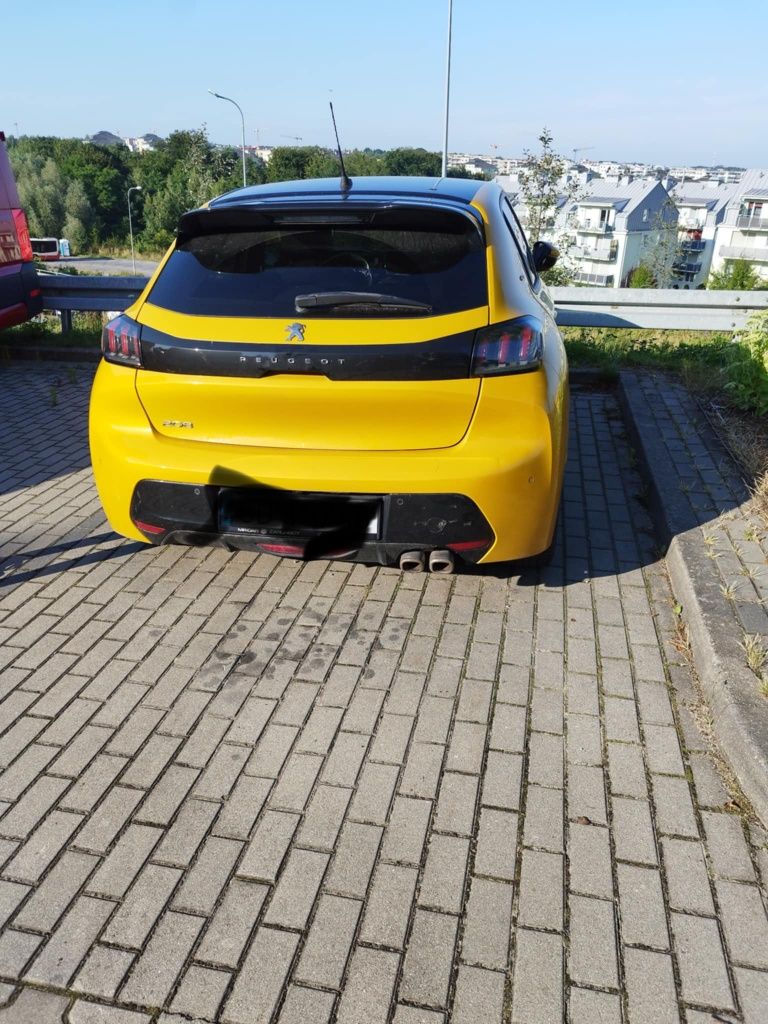 Peugeot 208 automat 2021 rok