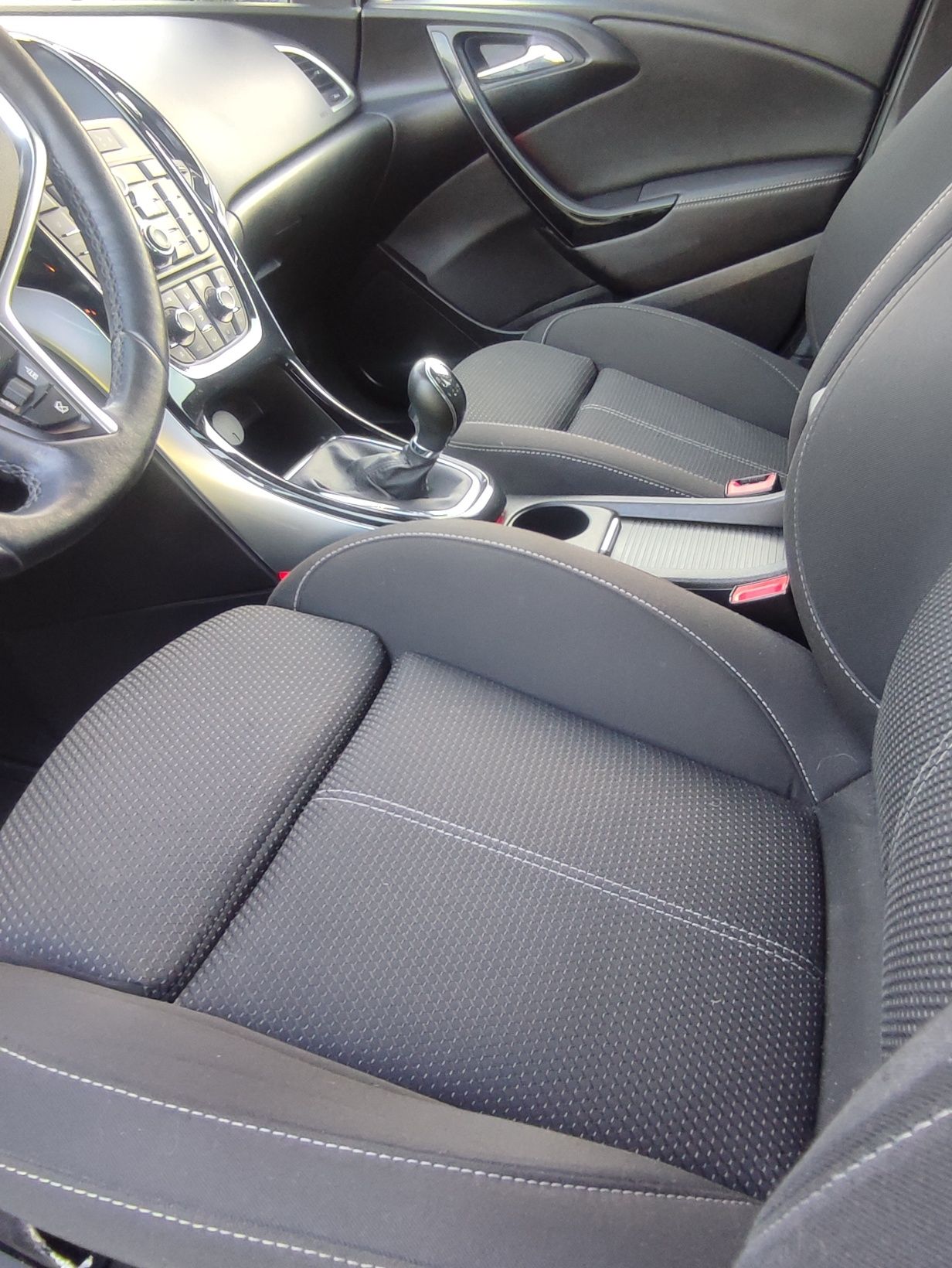 Sprzedam !!! Opla Astre 2015 rok 1.6 CDTI 136 km Eco Flex 180tys Xenon