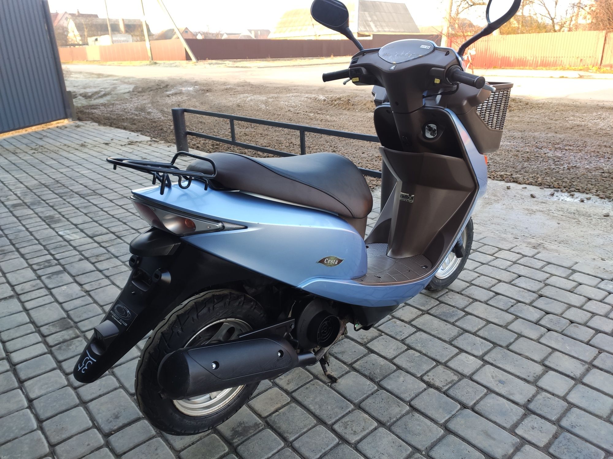 Honda Cesta 62 з контейнера