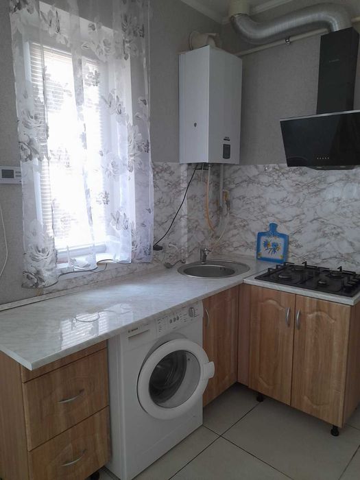 Продам частину будинку для проживання і бізнесу