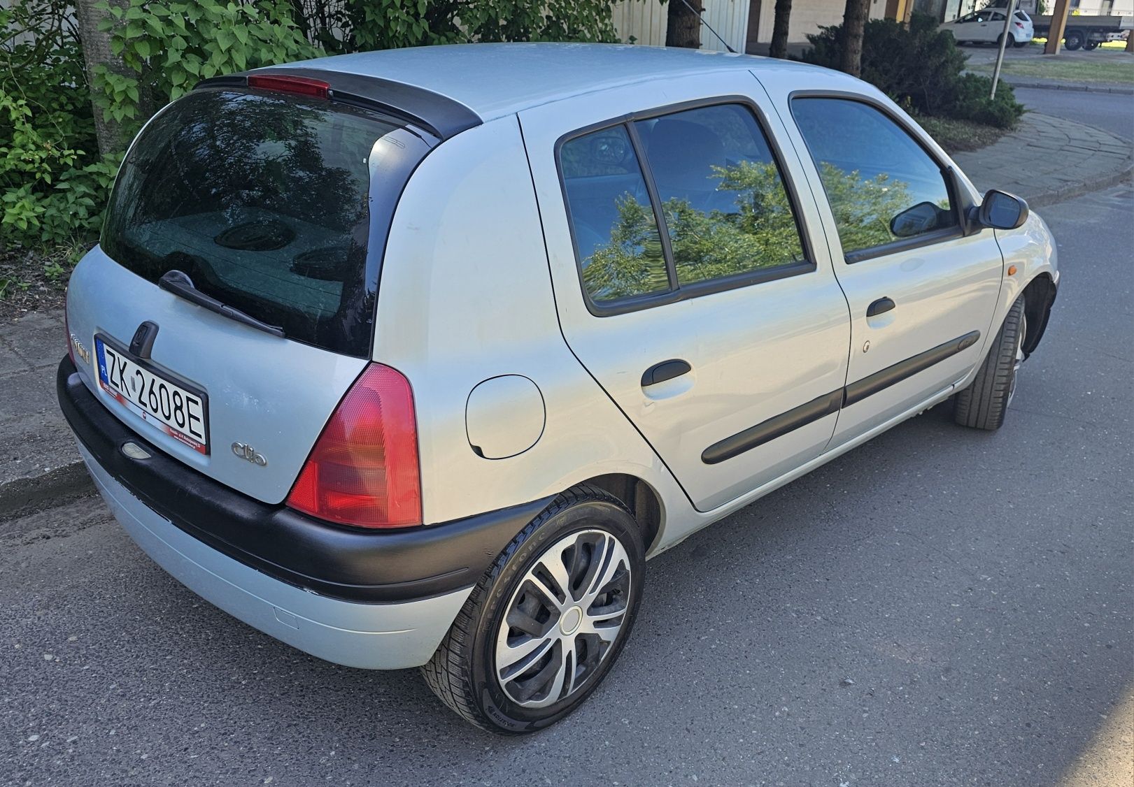 Renault Clio klimatyzacja 5 drzwi radio Bluetooth świeży olej