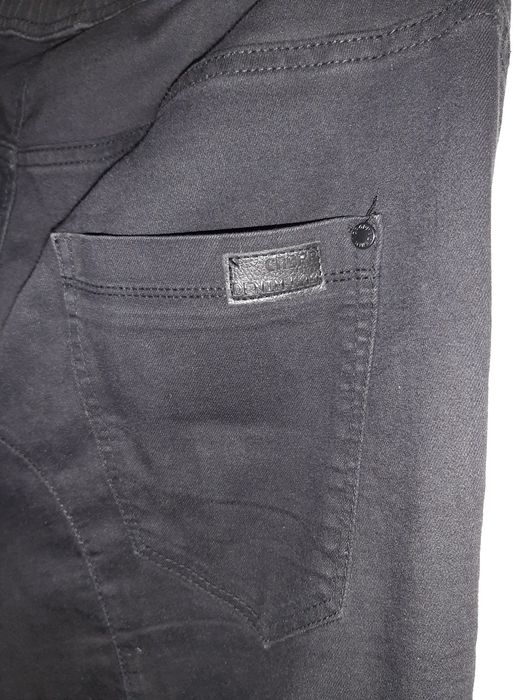 Spodnie Cropp jogger