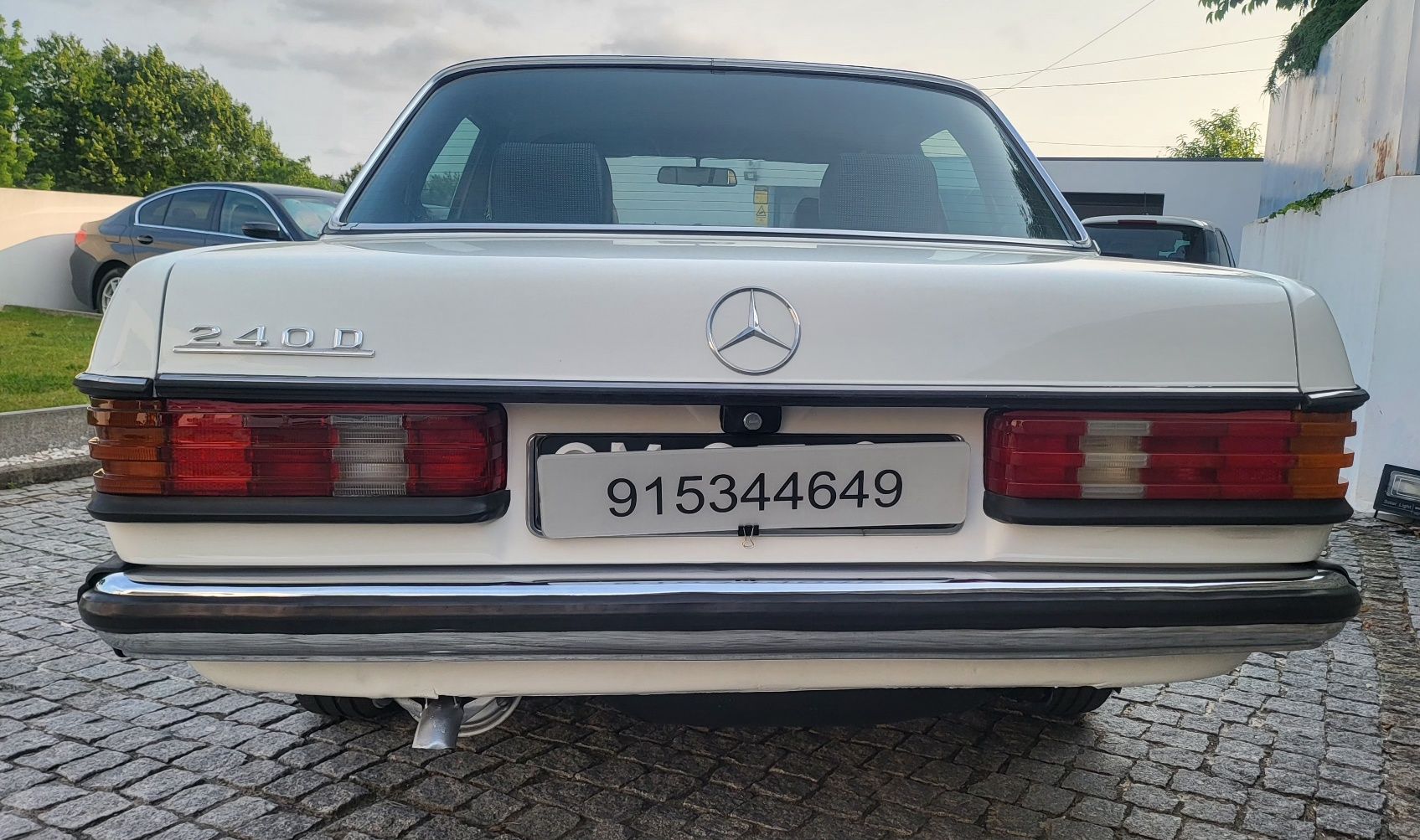 Mercedes-Benz 240D W123
